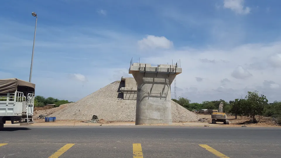 Fondations et ferraillages sur un chantier de génie civil