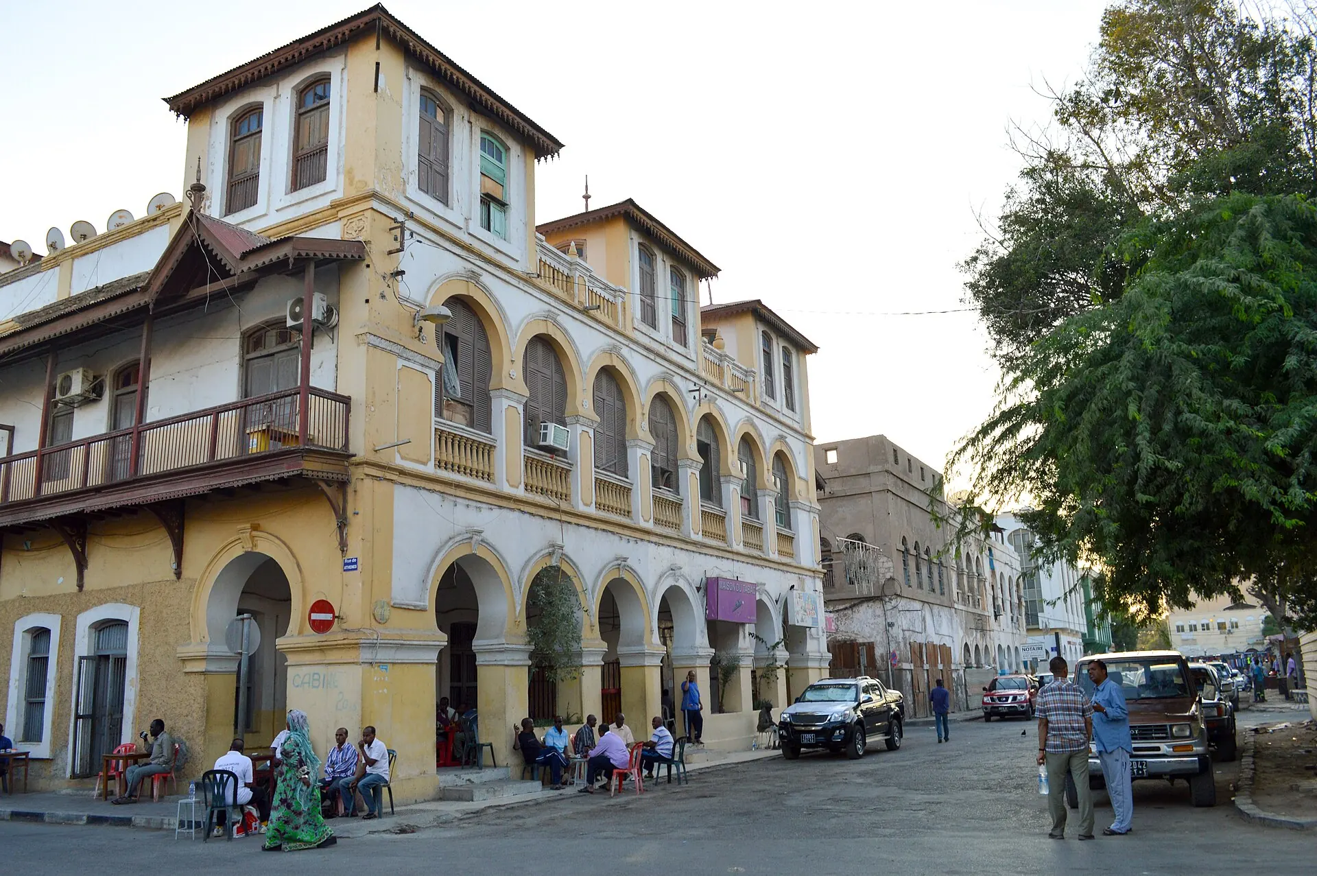 Façades à arcades de la place Ménélik à Djibouti